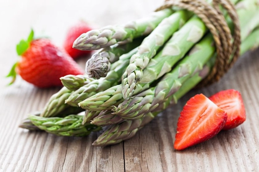 Szparagi, botwina, rabarbar – warzywa sezonowe
