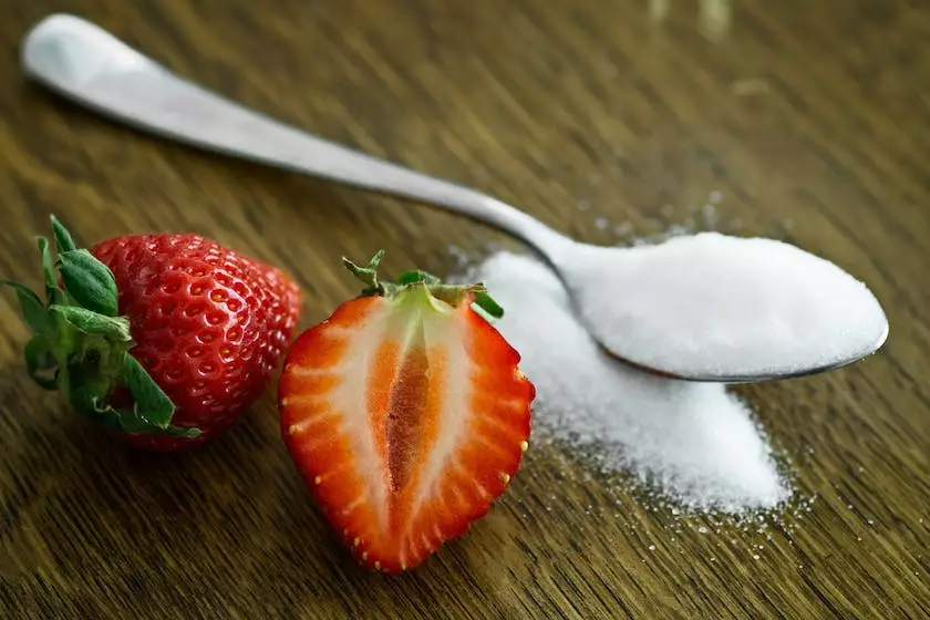 Czym grozi nadmierne spożywanie cukru?