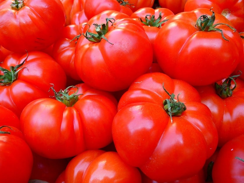 Pomidory, dlaczego warto jest je spożywać?