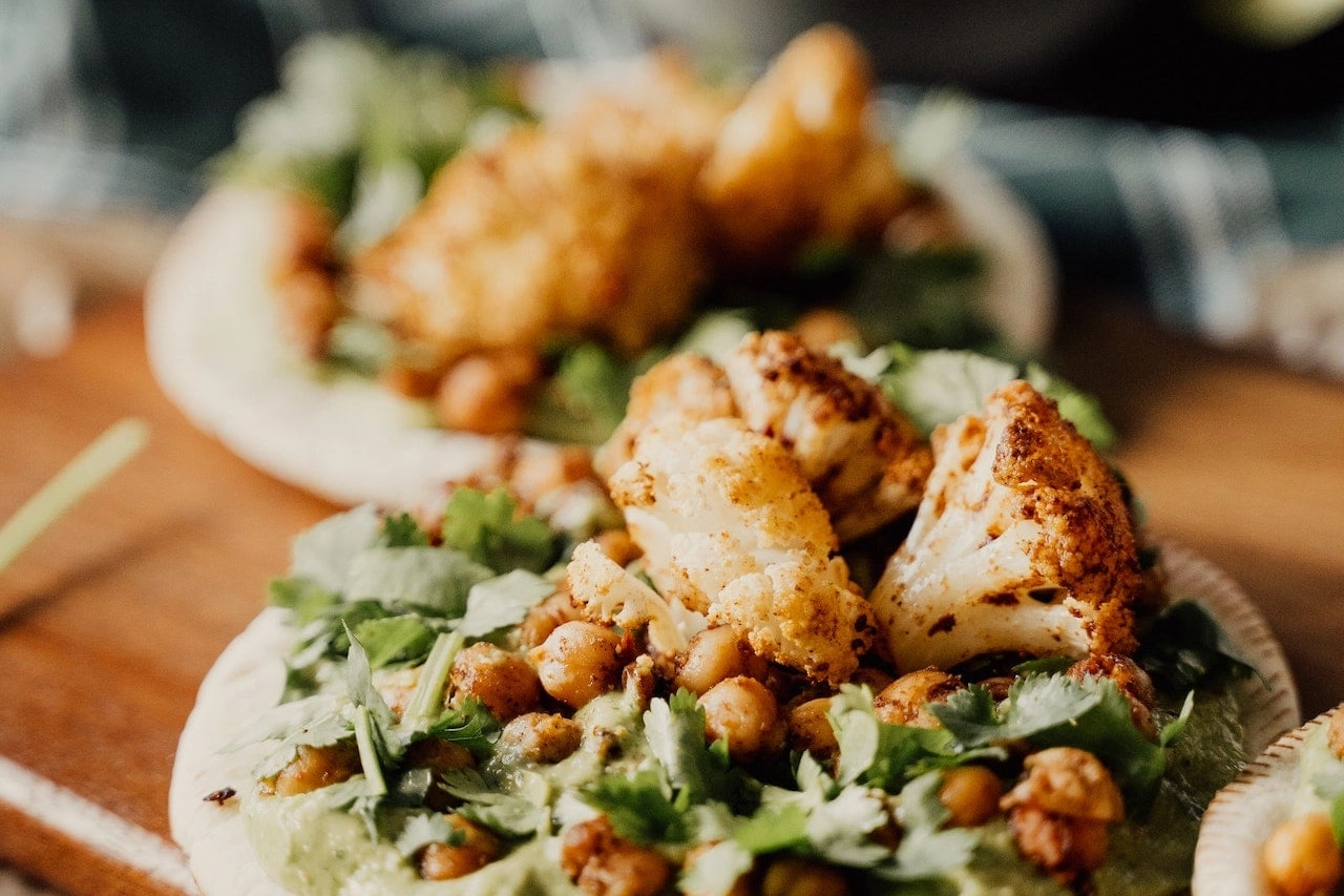 Zamienniki mięsa w diecie dla wegetarian i nie tylko