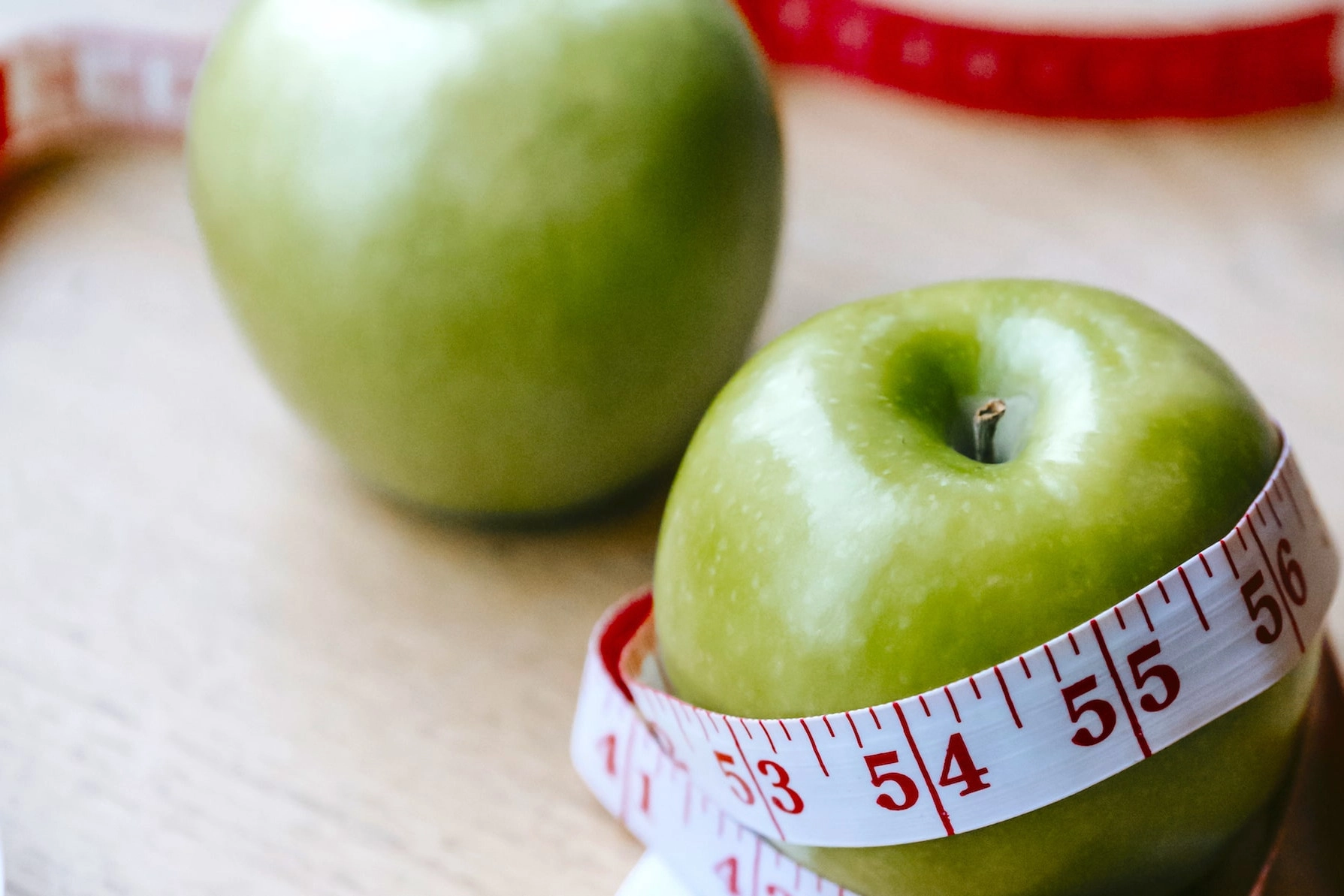 Czego nie jeść, aby schudnąć? Porady i wskazówki